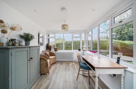 1356480-7-68cbe87...