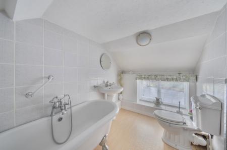 1355890-18-68cc45...