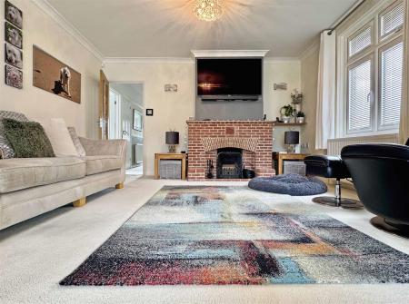 Lounge b.jpg