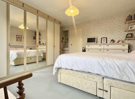 Master Bedroom b.jpg