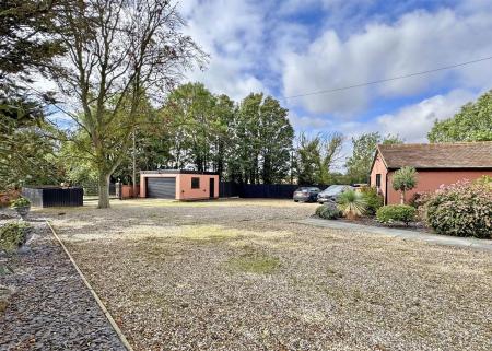 Garage & Driveway Parking.jpg