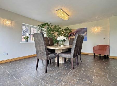 Dining Room.jpg