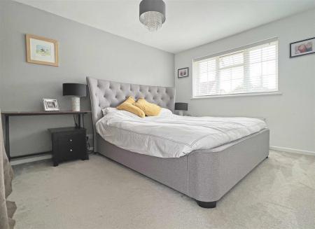 Bed 1.jpg