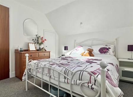 Bed 3b.jpg