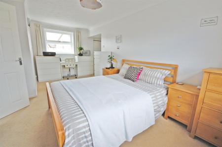 Bedroom 1.jpg