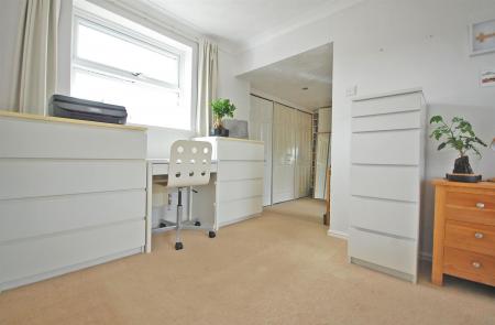 Bedroom 1b.jpg