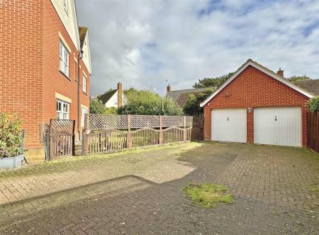 Double Garage & Driveway.jpg