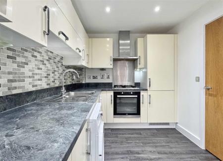 Kitchen b.jpg