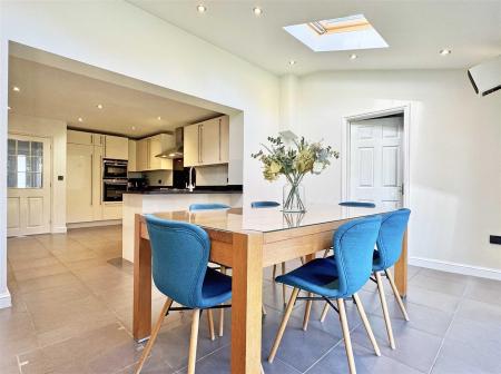 Dining Room.jpg