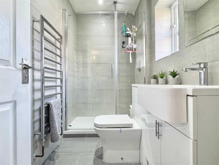 En-Suite b.jpg