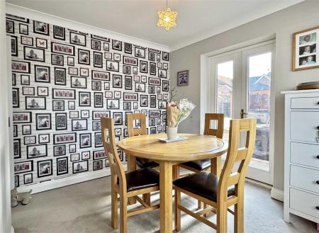 Dining Room b.jpg