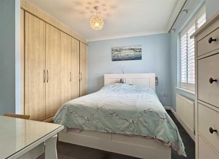 Master Bedroom b.jpg