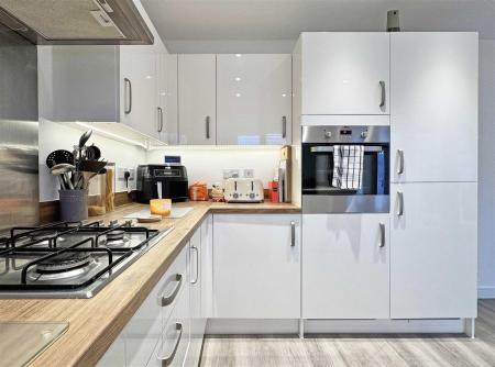 Kitchen c.jpg