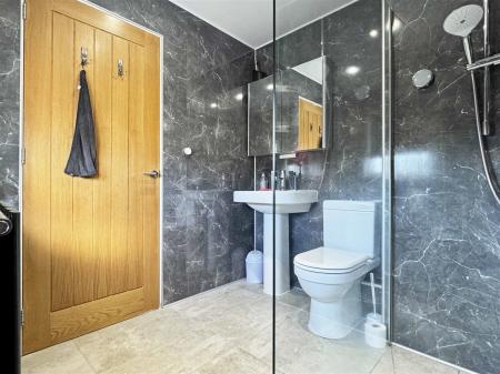 En-Suite b.jpg
