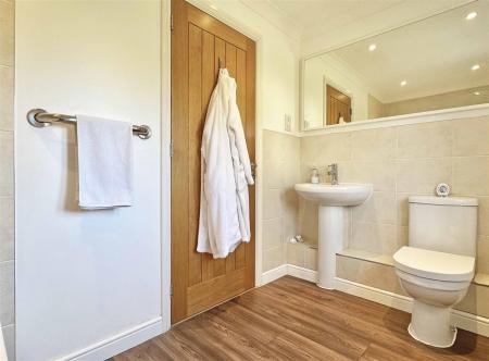 Family Bathroom.jpg