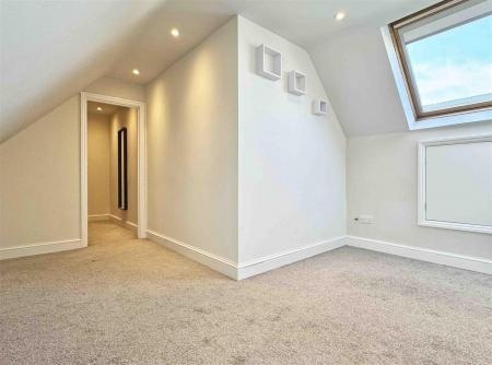 Bedroom 4.jpg