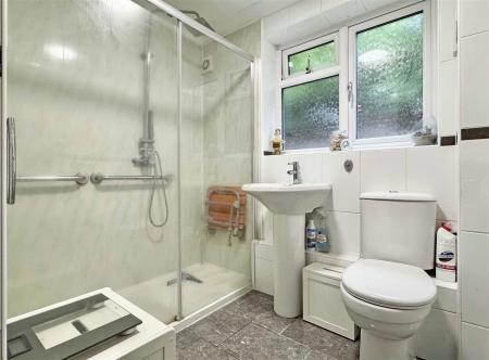 Shower Room.jpg