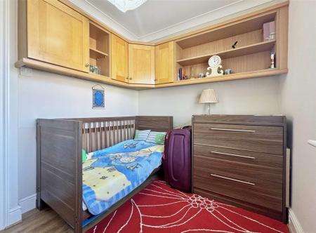 Bedroom 4b.jpg