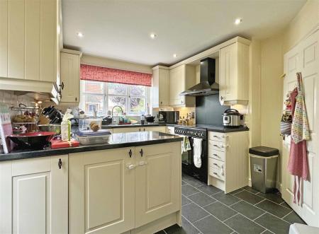 Kitchen c.jpg