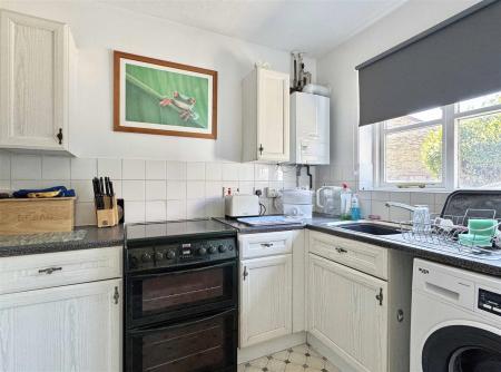 Kitchen b.jpg