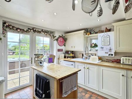 Kitchen c.jpg