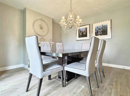 Dining Room b.jpg
