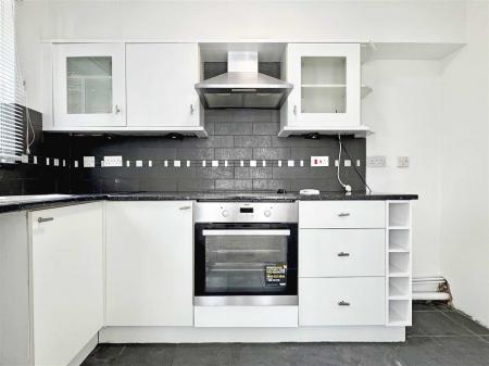 Kitchen c.jpg