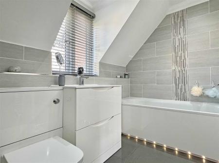 En-Suite b.jpg