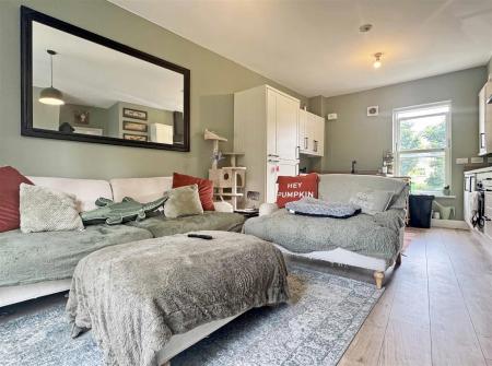 Living Room b.jpg