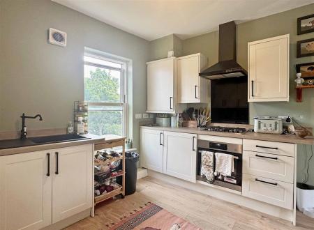 Kitchen c.jpg