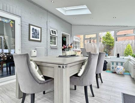 Dining Family Room b.jpg
