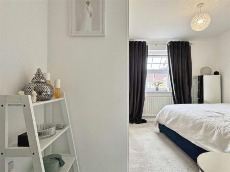 Master Bedroom b.jpg