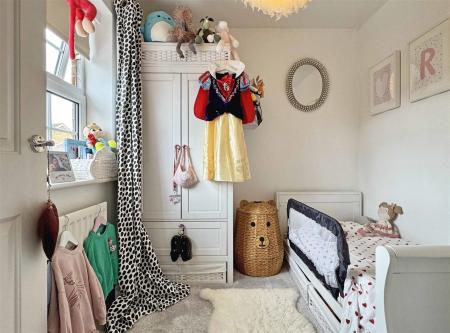 Bedroom 3b.jpg