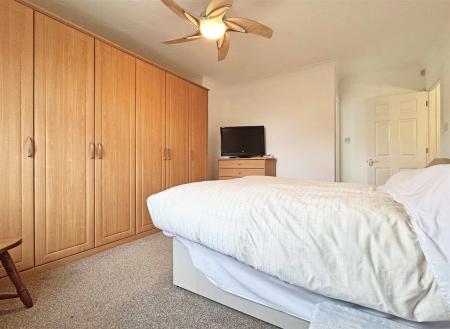 Master Bedroom b.jpg