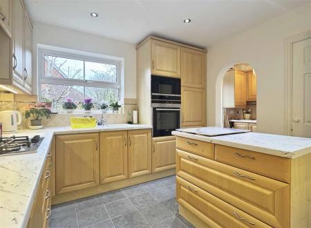 Kitchen c.jpg