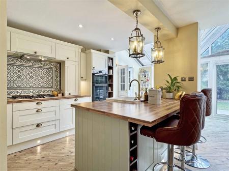 Kitchen c.jpg