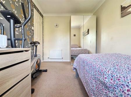 Bedroom 4b.jpg