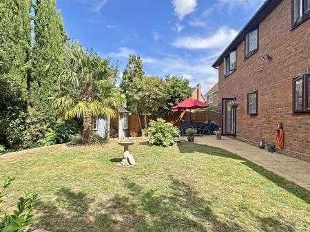 Rear Garden b.jpg