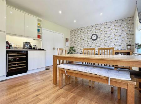 Dining Area.jpg
