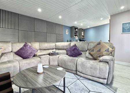 Garden Room Lounge.jpg