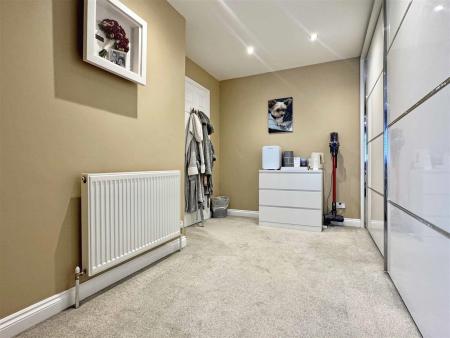 Dressing Room : Bedroom 3.jpg