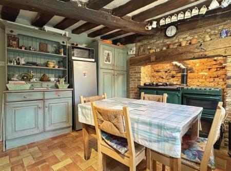 Kitchen e.jpg