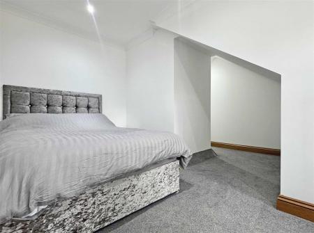 Bedroom 4b.jpg
