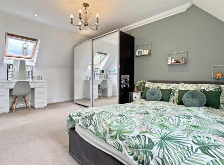 Bedroom 4b.jpg