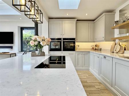 Kitchen c.jpg