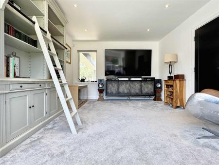 Office : Bedroom 4b.jpg