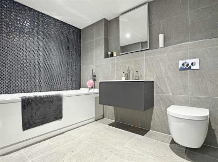 Family Bathroom.jpg