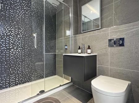 En-Suite To Bedroom 4 : Office.jpg