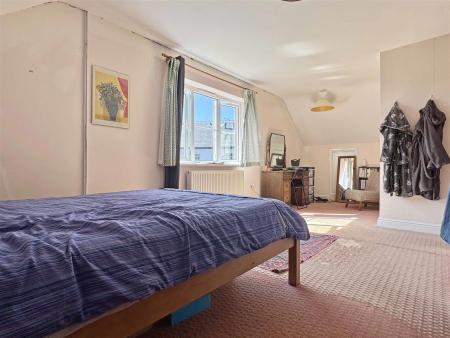 Bedroom 3b.jpg