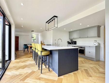 Kitchen.jpg
